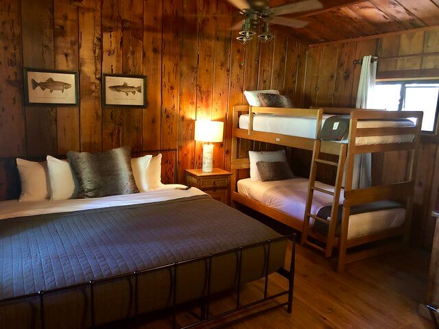 family-friendly cabin, greenhorn ranch cabin with bunk beds, greenhorn ranch guest room