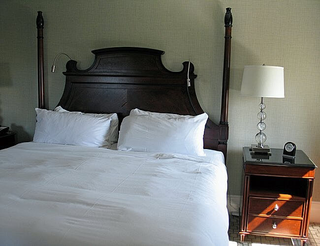 Guestroom, Château Laurier, Ottawa, Canada (Photo by Susan McKee)