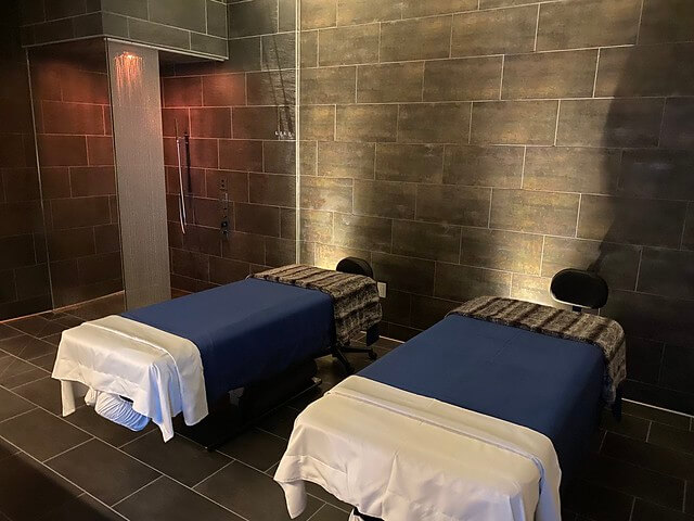 Spa Cerro treatment room with couples massage tables. 