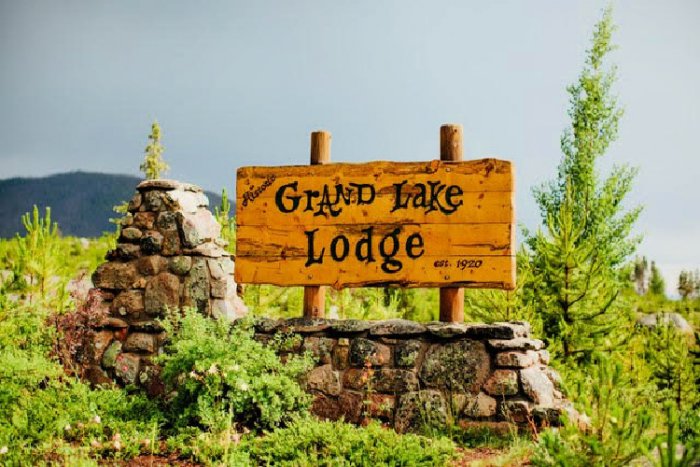 Grand Lake Lodge sign in Colorado