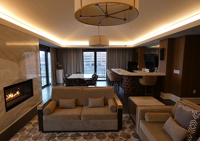 Baltimore luxury hotel suite