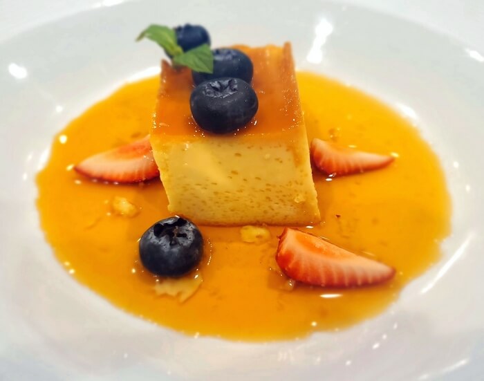 Flan with fruit