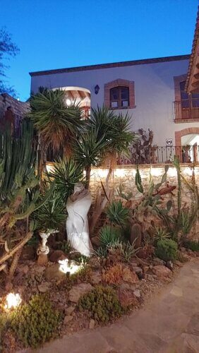 Posadas de las Minas hotel courtyard