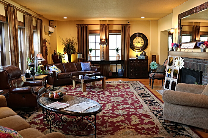 Iowa House living room