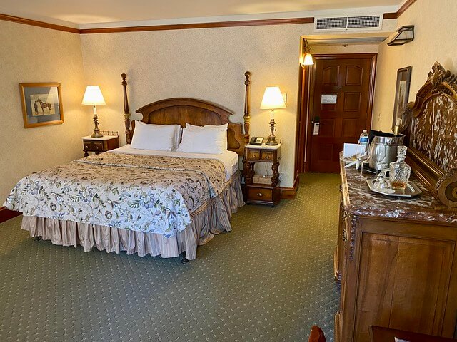 Deluxe queen hotel room at Benbow Historic Inn