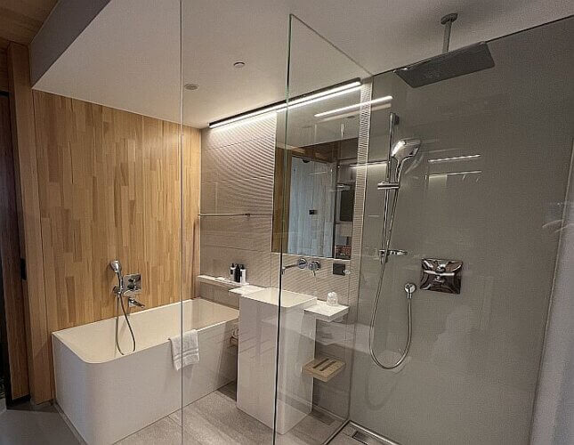 Open bathroom at Hotel Jakarta Amsterdam