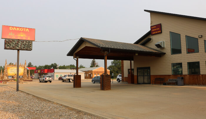 The Dakota Lodge outside