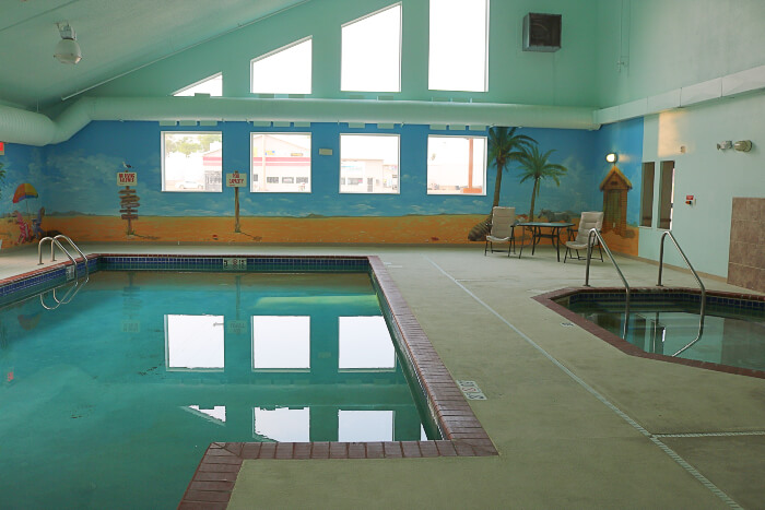 Dakota Lodge pool