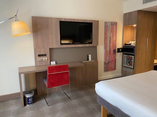 Guest room, Novotel Istanbul Bosphorus, Istanbul, Turkiye