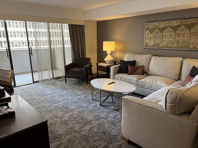 Living room in suite at Hyatt Regency San Francisco hotel