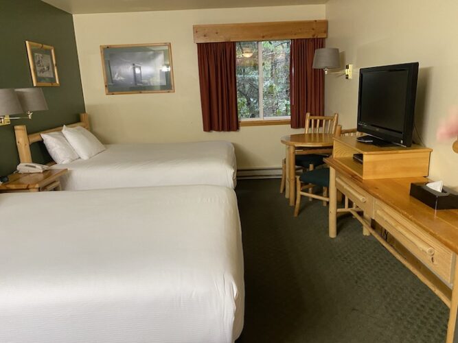 Standard guest room, Seward Windsong Lodge, Alaska