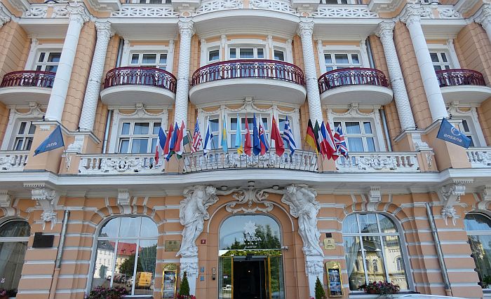 Ensana Hvezda Spa Hotel entrance Marianske Lazne