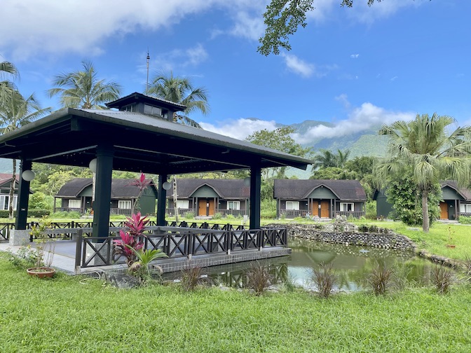 CHU Resort and Retreat offers cabins around a water feature.