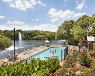 Pool at the Hilton Lakes DFW Executive conference center