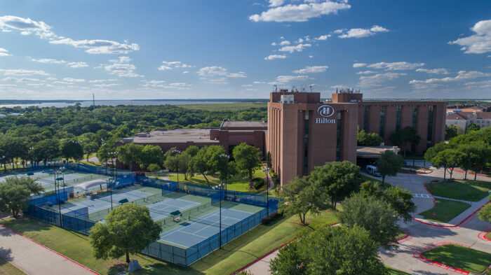 exterior Hilton DFW Lake Resort 