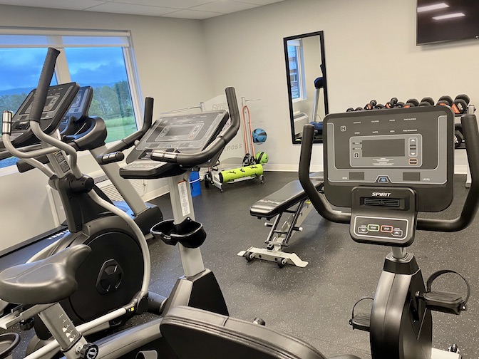 The Amsterdam Inn & Suites has a small but well-equipped fitness center.