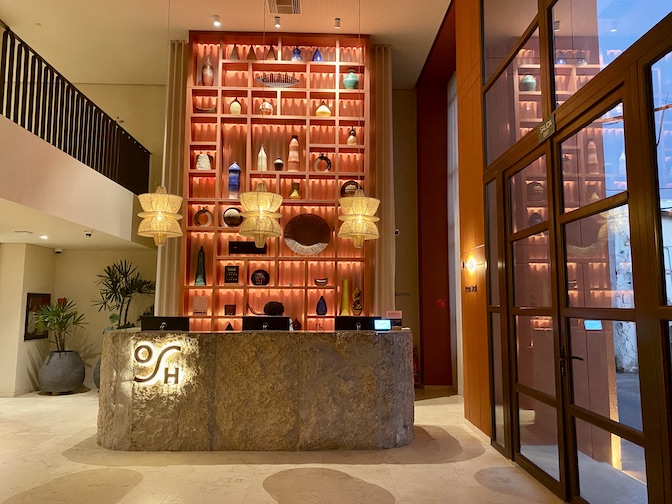 The welcoming OSH Hotel reception desk.