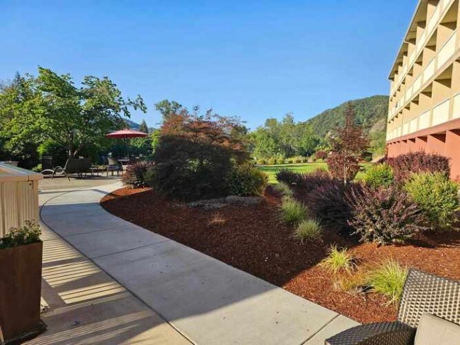 Outdoor manicured landscape at Holiday Inn Express Roseburg