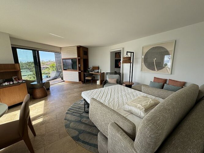 Deluxe Ocean View Suite Andaz Maui living room