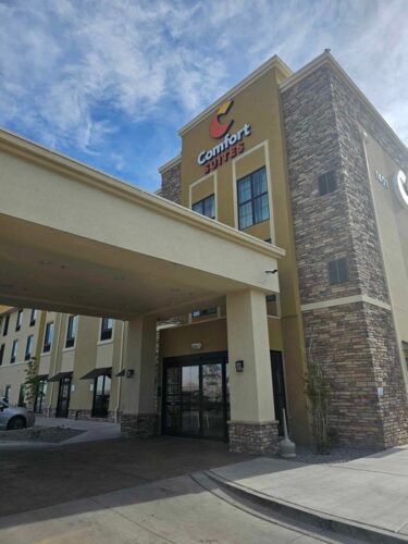 Exterior view of Comfort Suites Albuquerque Airport