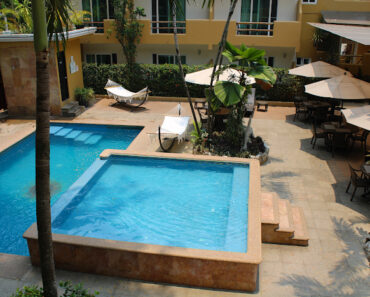 pool at Chablis palenque