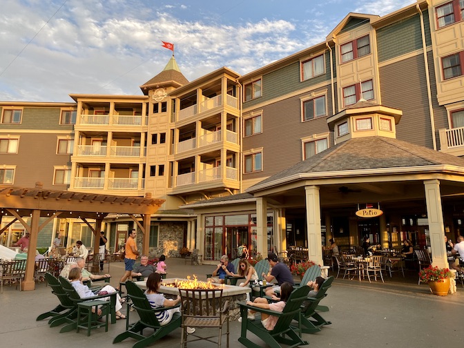 Riverside Patio at 1000 Islands Harbor Hotel