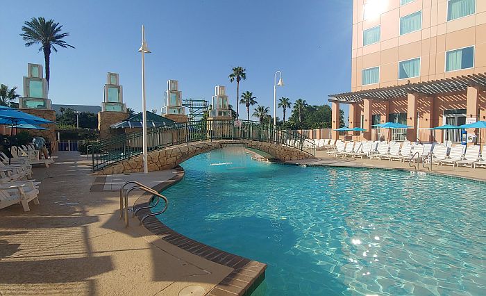 Moody Gardens Hotel swimming pool