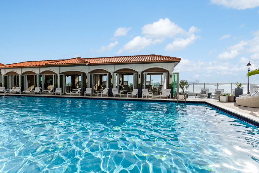 InterContinental Miami cabanas pool