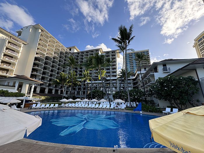 Halekulani-Oahu-exterior view