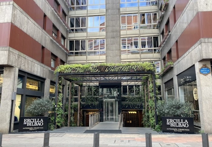 The entrance to Hotel Ercilla de Bilbao