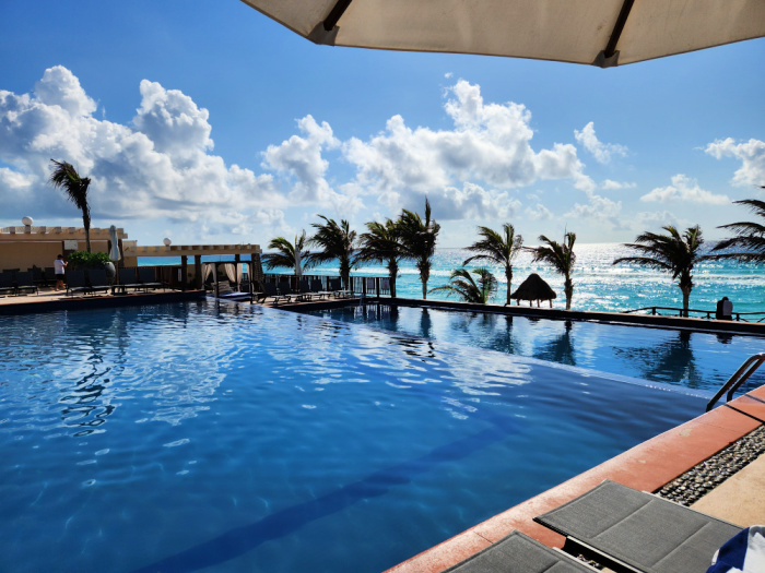 seadust-cancun-family-resort-pool-oceanview