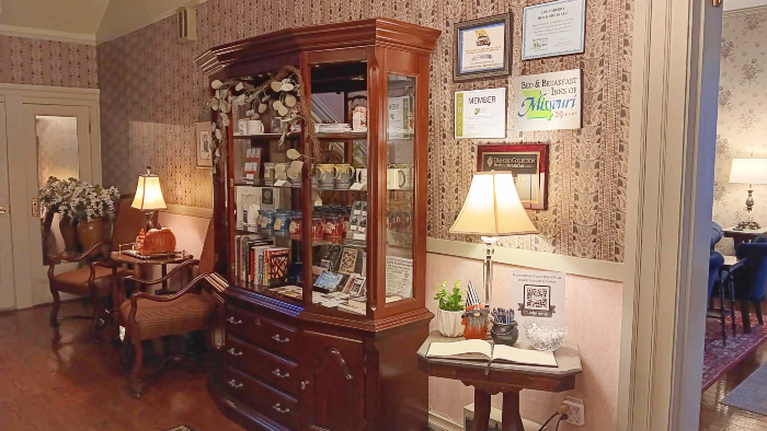 Loganberry Inn hallway with mugs for sale