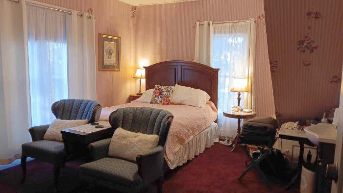 The Marquess Room at Loganberry Inn