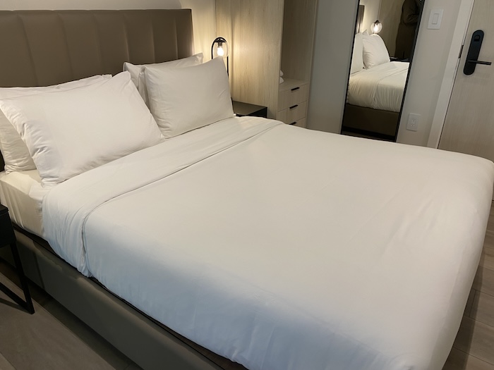 Bedroom, Steveston Waterfront Hotel, Richmond, British Columbia, Canada